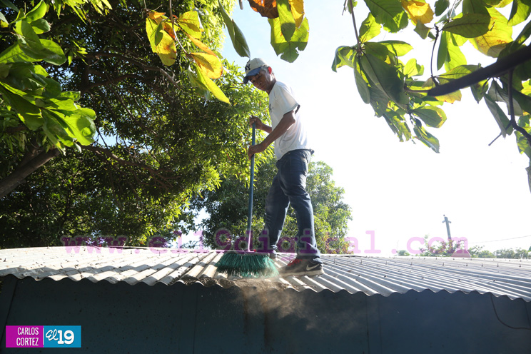 Vida cotidiana de comunidad de Momotombo se mantiene a pesar de actividad volc&aacute;nica